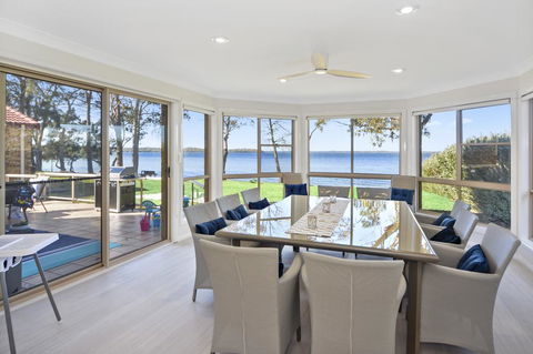 Adrift Retreat - St Georges Basin Waterfront Home - LBG 2