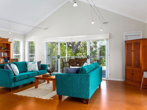Akarana Beach House :: Jervis Bay Rentals - LBG 2