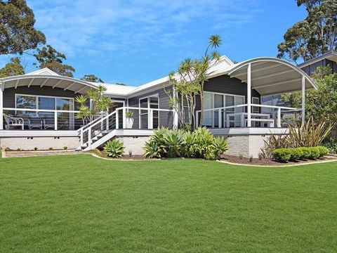 Akarana Beach House :: Jervis Bay Rentals - LBG 0