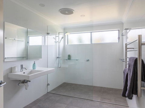 Aloha - Direct Beach Access From Property - LBG 3