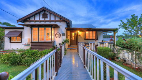 Andavine House - Bed & Breakfast - LBG 1