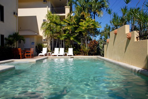 Bay Village Tropical Retreat & Apartments - LBG 1
