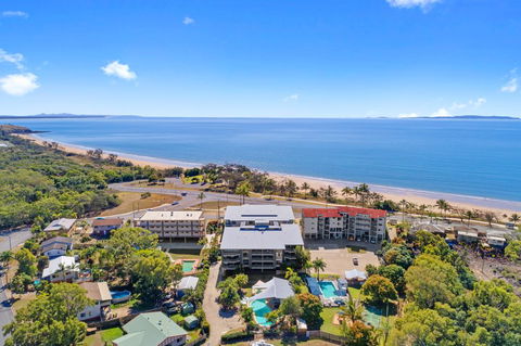 Beaches On Lammermoor Apartments - LBG 0
