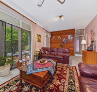 BEAUTIFUL HOLIDAY HOME CLOSE TO KU-RING-GAI CHASE NNT328 - LBG