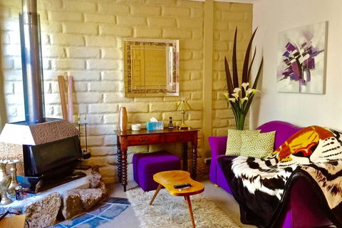 BEAUTIFUL RETREAT - 20 Mins To CBD And Only 10 Mins To MONA! - LBG 2