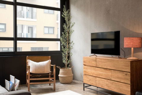 BRAND NEW BOUTIQUE WAREHOUSE 2BR APT KING BEDS KINGSTON In CANBERRA - LBG 0