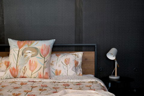 BRAND NEW BOUTIQUE WAREHOUSE 2BR APT KING BEDS KINGSTON In CANBERRA - LBG 1