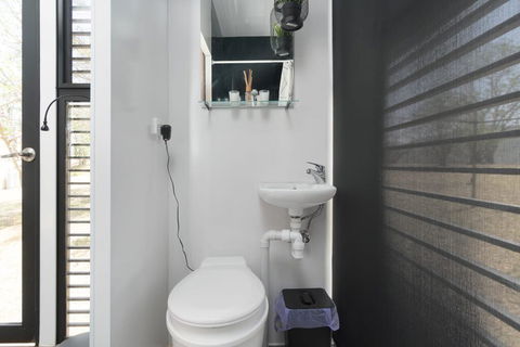 Big Tiny Paz Seven Hills Tiny House, Tallarook - LBG 2
