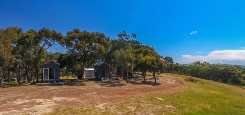 Big Tiny Seven Hills Tiny House, Tallarook - LBG 0