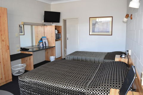 Black Diamond Motel - LBG 1