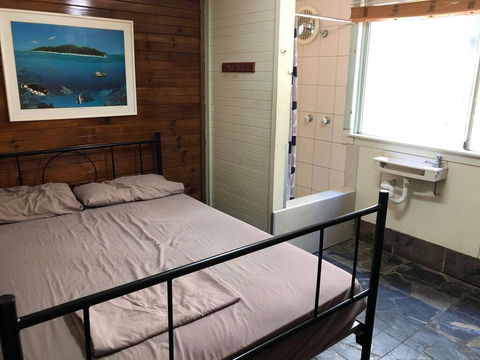 Cairns City Backpackers Hostel - LBG 2