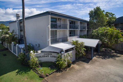 Cairns Holiday Lodge - LBG 1