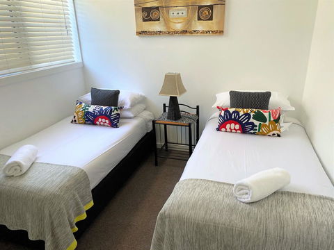 Canberra Short Term And Holiday Accommodation - LBG 1