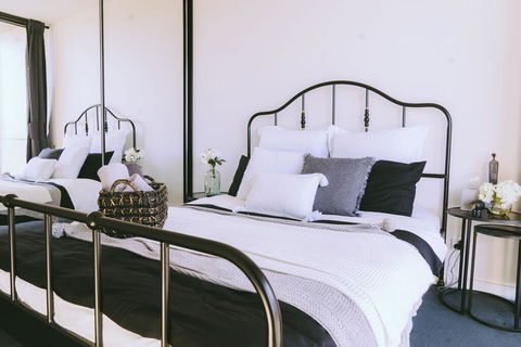 Capitol Executive Apartment On London Circuit - LBG 3