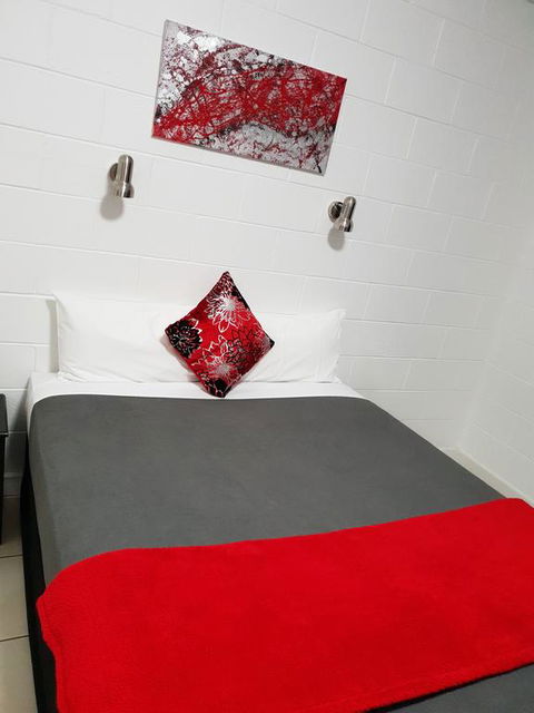 Capricorn Hotel - LBG 1