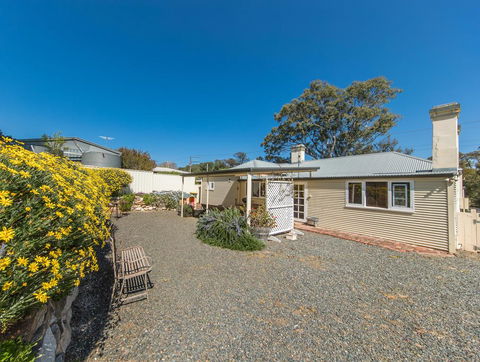 Captain Rodda's Cottage - LBG 1