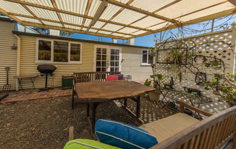 Captain Rodda's Cottage - LBG 2