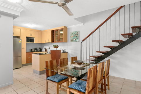 Chic City Apartment With Waterfront Views - LBG 3