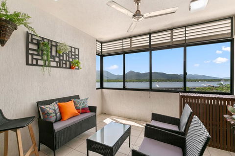 Chic City Apartment With Waterfront Views - LBG 0