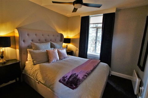 City Life Apartment-full Kitchen & Separate Bedroom - LBG 3