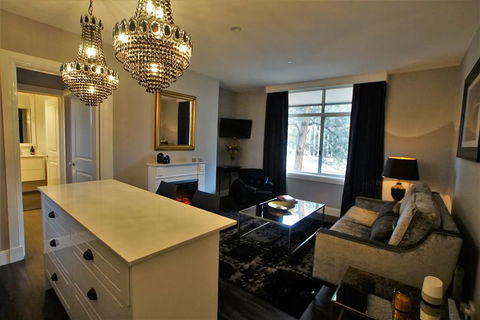 City Life Apartment-full Kitchen & Separate Bedroom - LBG 0