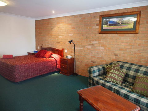 Cobar Town & Country Motor Inn - LBG 1