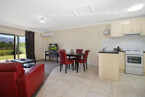 Colonial Inn Guest Rooms - LBG 0