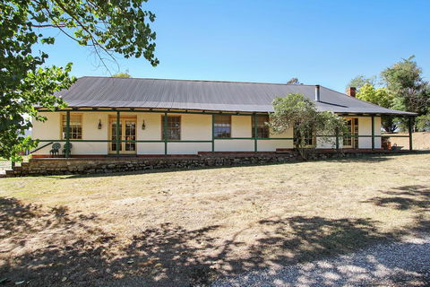 Colonial Inn Guest Rooms - LBG 2