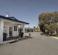 Colonial Motel  Apartments - LBG