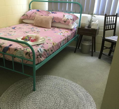 Cosy Bed And Breakfast - LBG 1