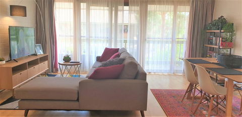 Elegant And Relaxing Apartment Few Mins To Canberra Racecourse - LBG 3