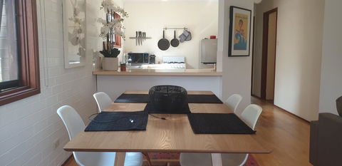 Elegant And Relaxing Apartment Few Mins To Canberra Racecourse - LBG 1