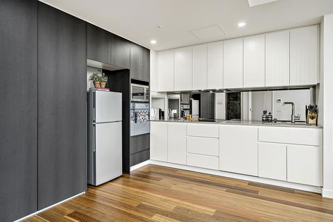 Executive City-centre Apartment With Parking - LBG 2