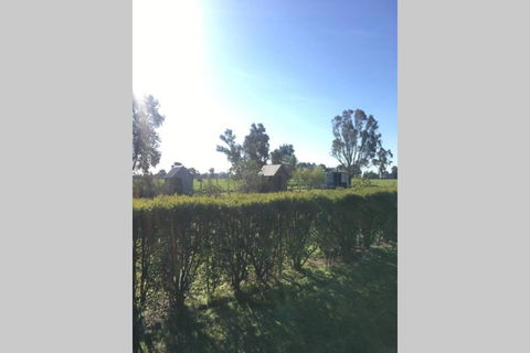 Farm House At The Gateway To The King Valley - LBG 0