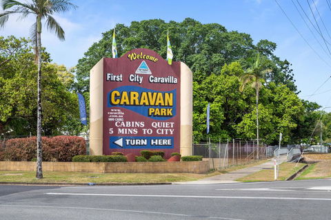 First City Caravilla - LBG 0