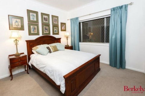 Flat In Heart Of Griffith - LBG 3