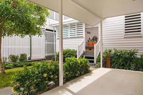 Gorgeous Cottage Close To The City - LBG 0