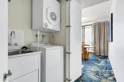 Harbour Lights Apartments - LBG 1