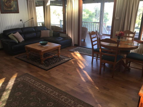 Hillview Chalet - LBG 3