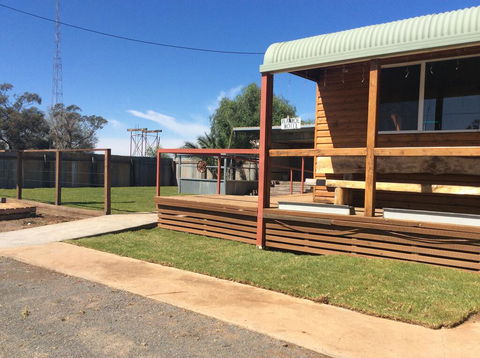 Ivanhoe Hotel Motel - LBG 3