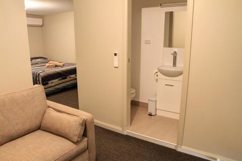 Ivanhoe Hotel Motel - LBG 2