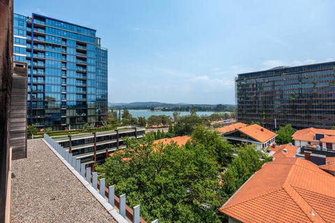 Lake Views, Central CBD Location//FREE WIFI+NETFLIX - LBG 2