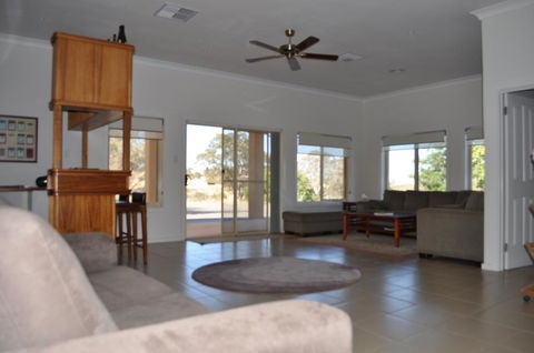 Lambert Estate Retreat - LBG 2