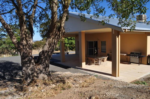 Lambert Estate Retreat - LBG 0
