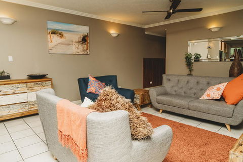 Luxury 3 BDR Apartment Near Beautiful Esplanade - LBG 3