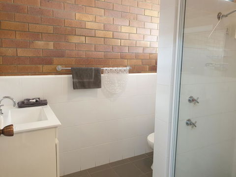 Merino Motor Inn - LBG 3