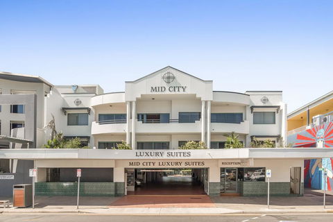 Mid City Luxury Suites - LBG 0