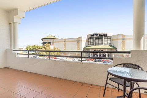 Mid City Luxury Suites - LBG 1