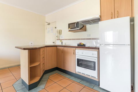 Mid City Luxury Suites - LBG 3