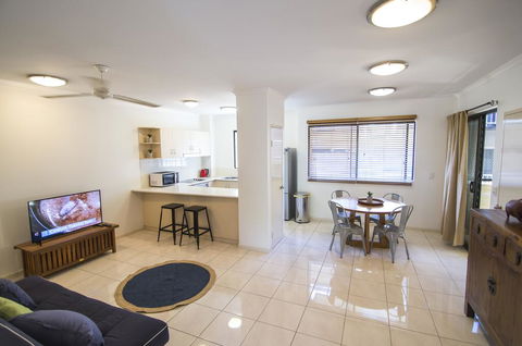Minnie St 2 Bedroom / 2 Bathroom Apartment - LBG 0